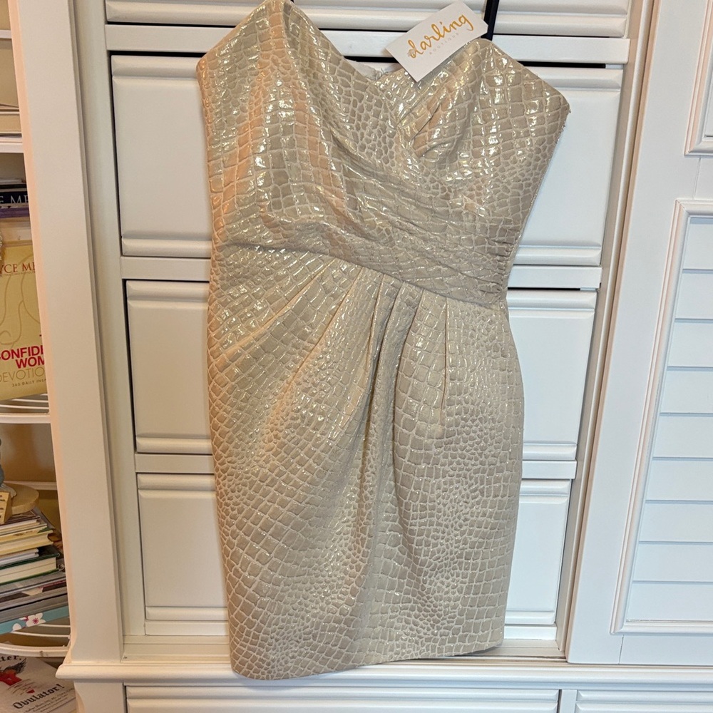 NWT- Laundry By Shelli Segal Strapless Textured Dress in Cream